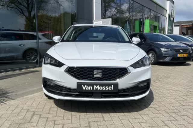 SEAT Leon (2025) thumbnail 3