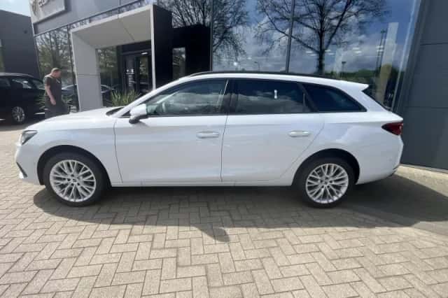 SEAT Leon (2025) thumbnail 4