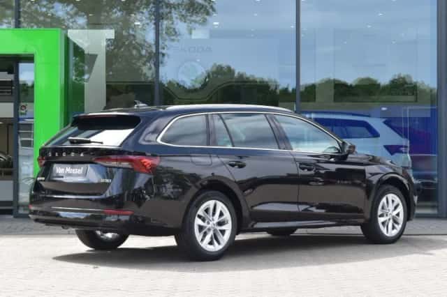 Škoda Octavia (2024) thumbnail 5