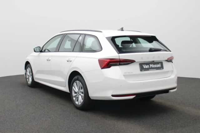 Škoda Octavia (2025) thumbnail 2