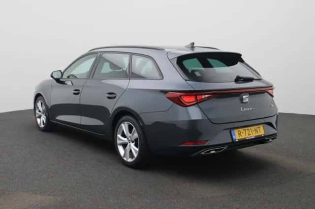 SEAT Leon (2022) thumbnail 2