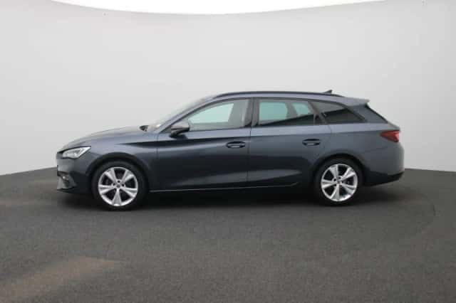 SEAT Leon (2022) thumbnail 4