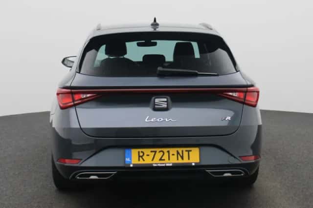 SEAT Leon (2022) thumbnail 5