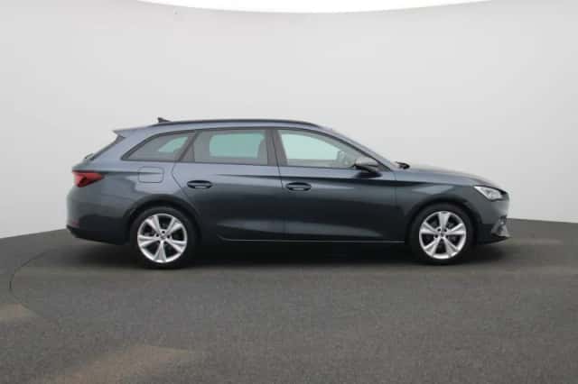 SEAT Leon (2022) thumbnail 6
