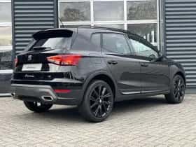 SEAT Arona (2025) thumbnail 3