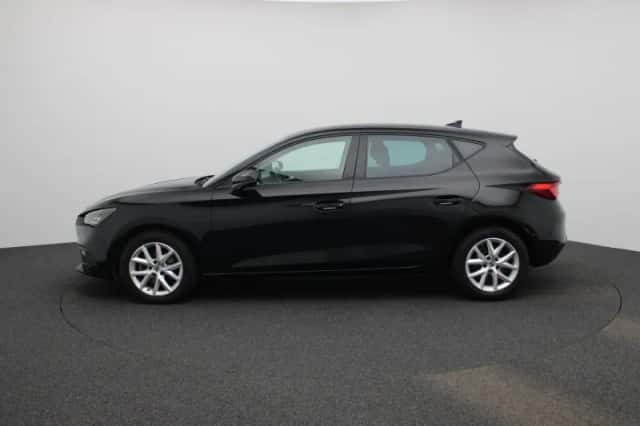 SEAT Leon (2022) thumbnail 4