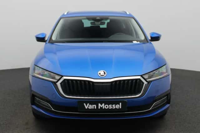 Škoda Octavia (2024) thumbnail 3