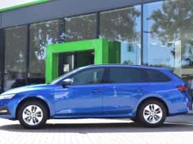 Škoda Octavia (2024) thumbnail 3