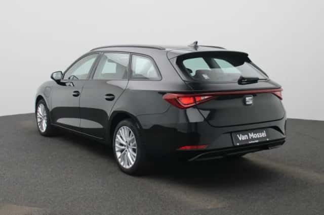 SEAT Leon (2025) thumbnail 2