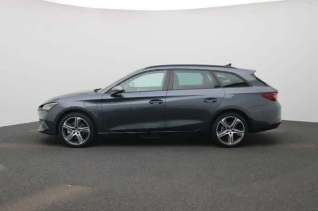 SEAT Leon (2025) thumbnail 4