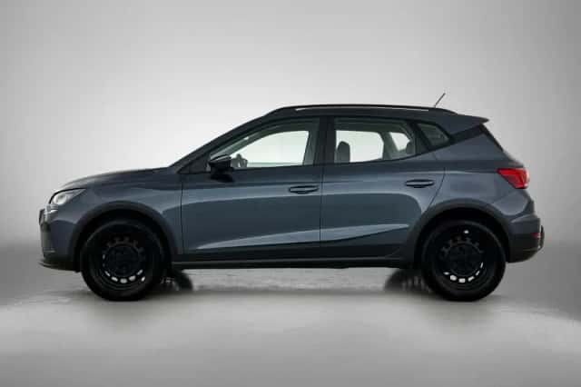 SEAT Arona (2023) thumbnail 2