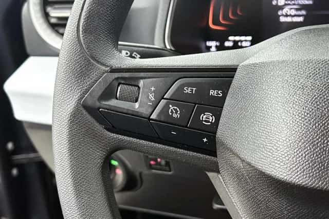 SEAT Arona (2023) thumbnail 6