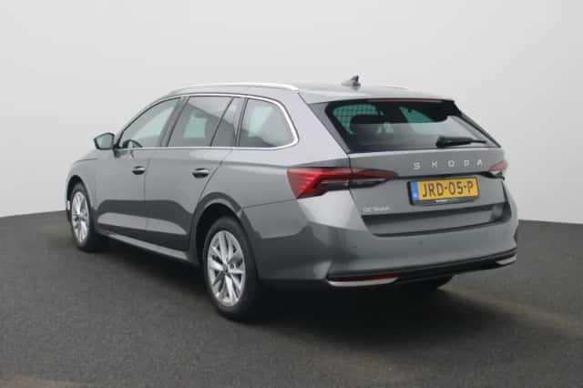 Škoda Octavia (2025) thumbnail 2