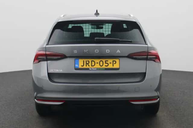Škoda Octavia (2025) thumbnail 5
