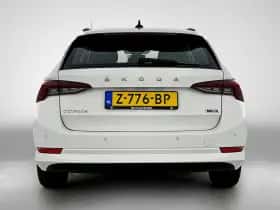Škoda Octavia (2024) thumbnail 3