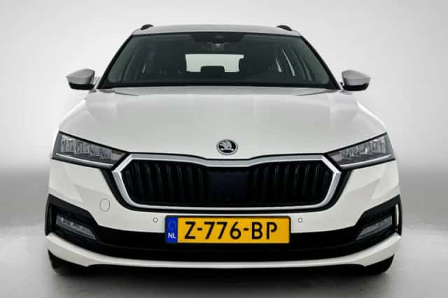 Škoda Octavia (2024) thumbnail 5