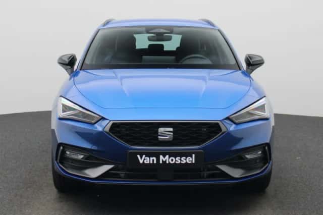 SEAT Leon (2025) thumbnail 2