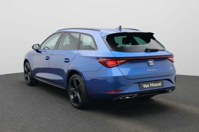 SEAT Leon (2025) thumbnail 3