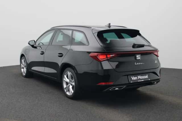 SEAT Leon (2025) thumbnail 2