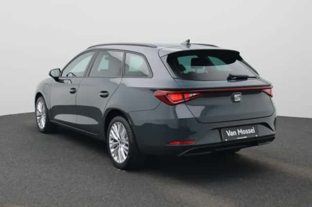 SEAT Leon (2025) thumbnail 2