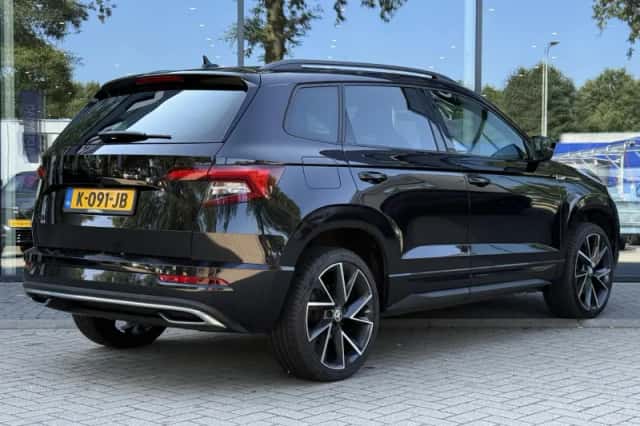 Škoda Karoq (2021) thumbnail 2