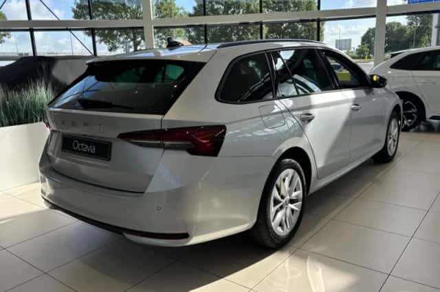 Škoda Octavia (2025) thumbnail 4