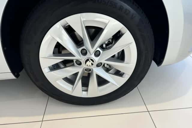 Škoda Octavia (2025) thumbnail 5