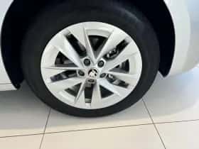 Škoda Octavia (2025) thumbnail 5