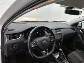 Škoda Octavia (2019) thumbnail 18