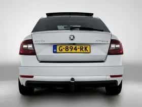 Škoda Octavia (2019) thumbnail 3