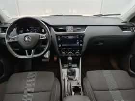 Škoda Octavia (2019) thumbnail 21
