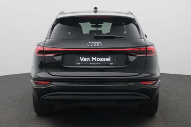 Audi Q6 e-tron (2025) thumbnail 5
