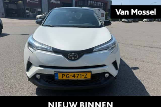 Toyota C-HR (2017) thumbnail 1