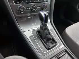 Volkswagen E-Golf (2015) thumbnail 29