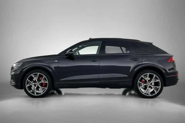 Audi Q8 (2021) thumbnail 3