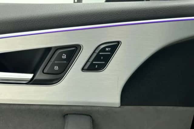 Audi Q8 (2021) thumbnail 23