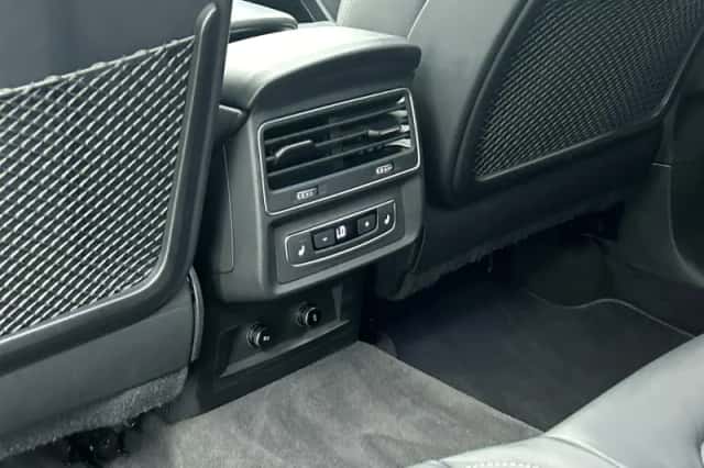 Audi Q8 (2021) thumbnail 26