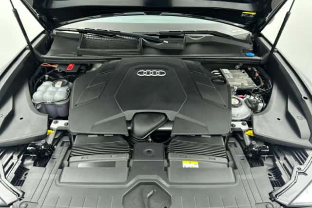 Audi Q8 (2021) thumbnail 30