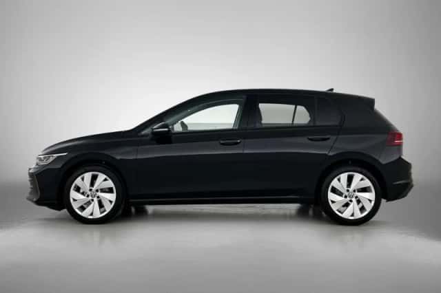 Volkswagen Golf (2025) thumbnail 2
