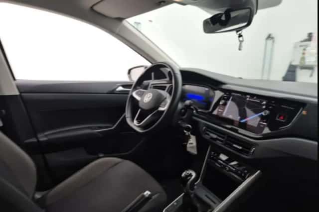 Volkswagen Polo (2023) thumbnail 3
