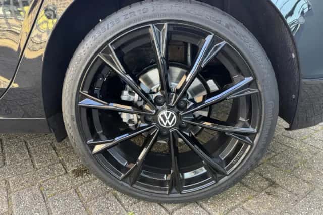 Volkswagen Golf (2026) thumbnail 6
