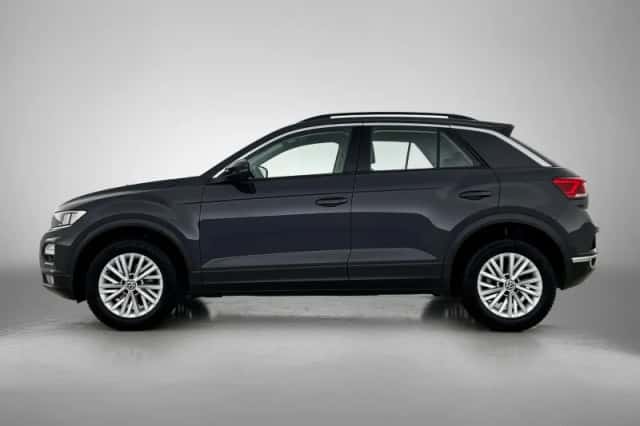 Volkswagen T-Roc (2022) thumbnail 2