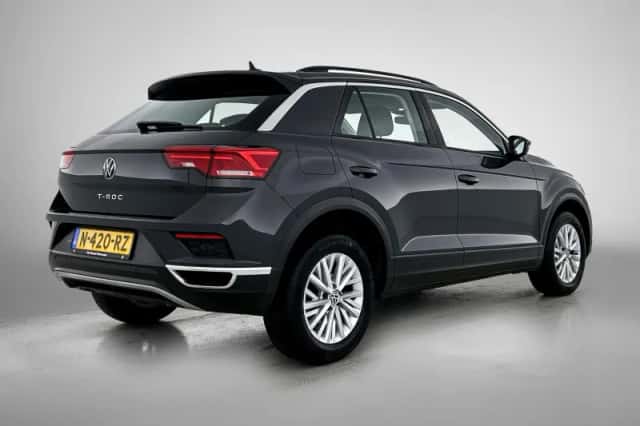 Volkswagen T-Roc (2022) thumbnail 4