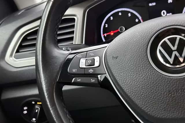 Volkswagen T-Roc (2022) thumbnail 6