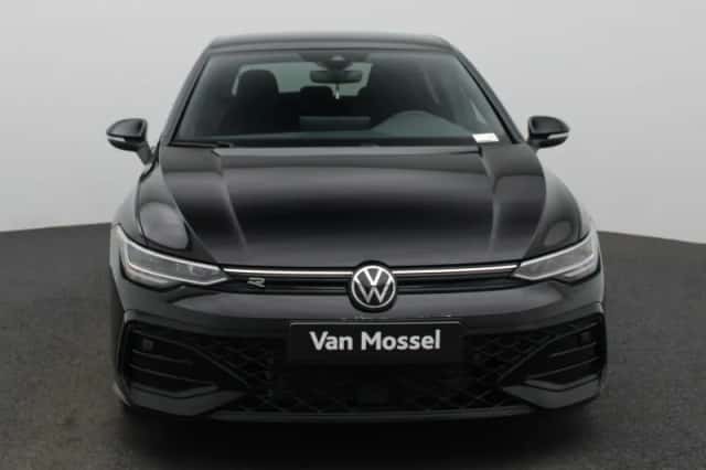 Volkswagen Golf (2025) thumbnail 3