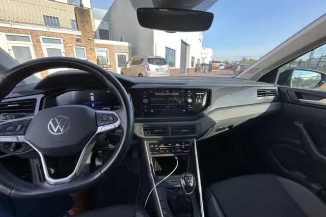 Volkswagen Polo (2023) thumbnail 5