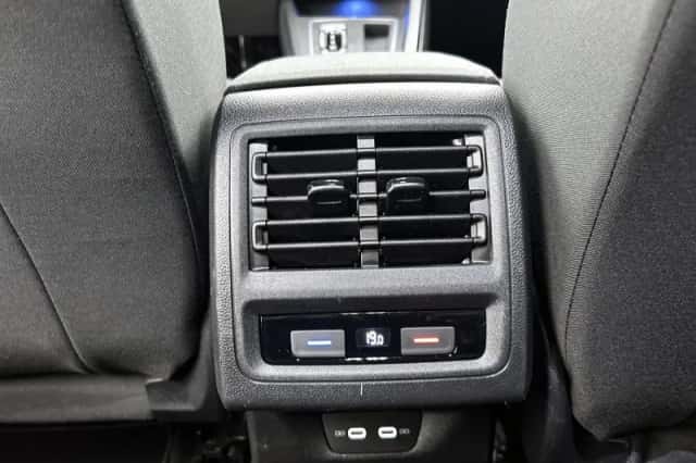 Volkswagen Golf (2021) thumbnail 19