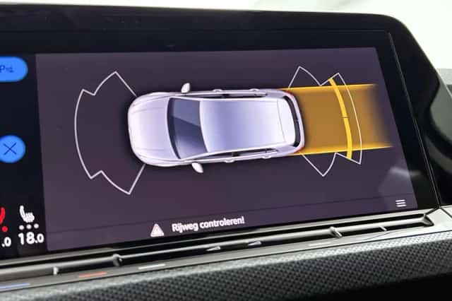 Volkswagen Golf (2021) thumbnail 21