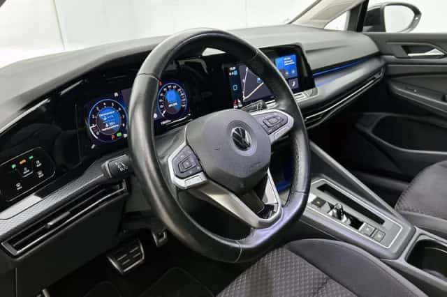 Volkswagen Golf (2021) thumbnail 26