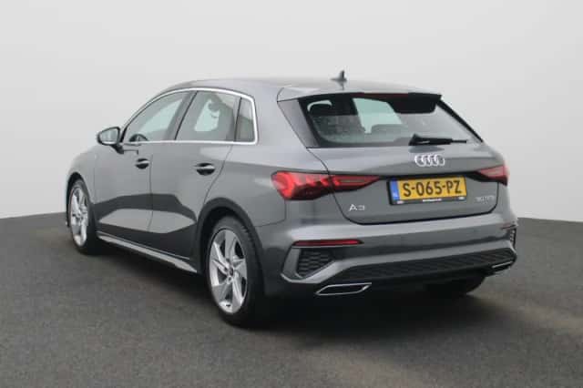 Audi A3 (2023) thumbnail 2